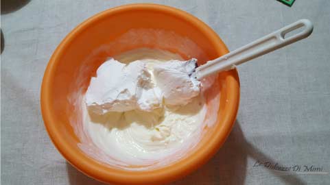 preparazione della cheesecake con coulis di albicocche senza burro passo 10